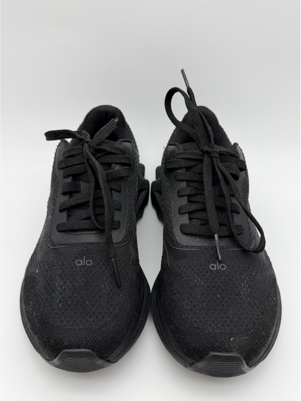 Alo Yoga The Runner Sneakers Black, Women's Size 6, Men's 4.5